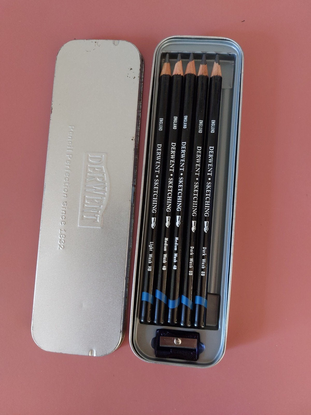 Derwent Sketcing Potloden in blikje. England., Ophalen of Verzenden, Zo goed als nieuw, Potlood of Stift
