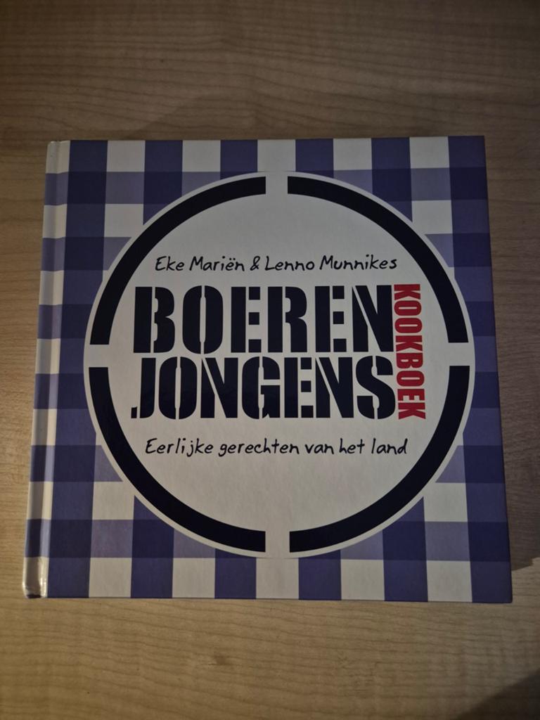 Het Boerenjongens Kookboek - E. Mariën & L. Munnikes *zgan*, Ophalen of Verzenden, Zo goed als nieuw