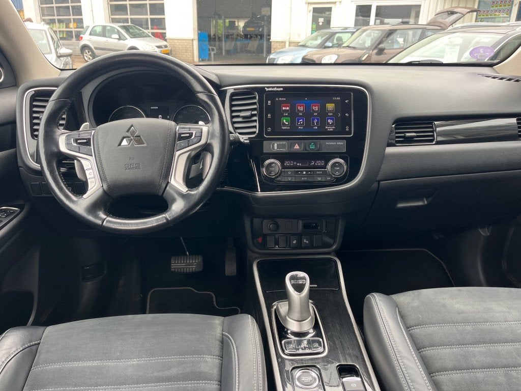 Mitsubishi OUTLANDER 2.0 PHEV Clima Ad. Cruise  CarPlay, Auto's, 1998 cc, 4 cilinders, Zwart, Bedrijf