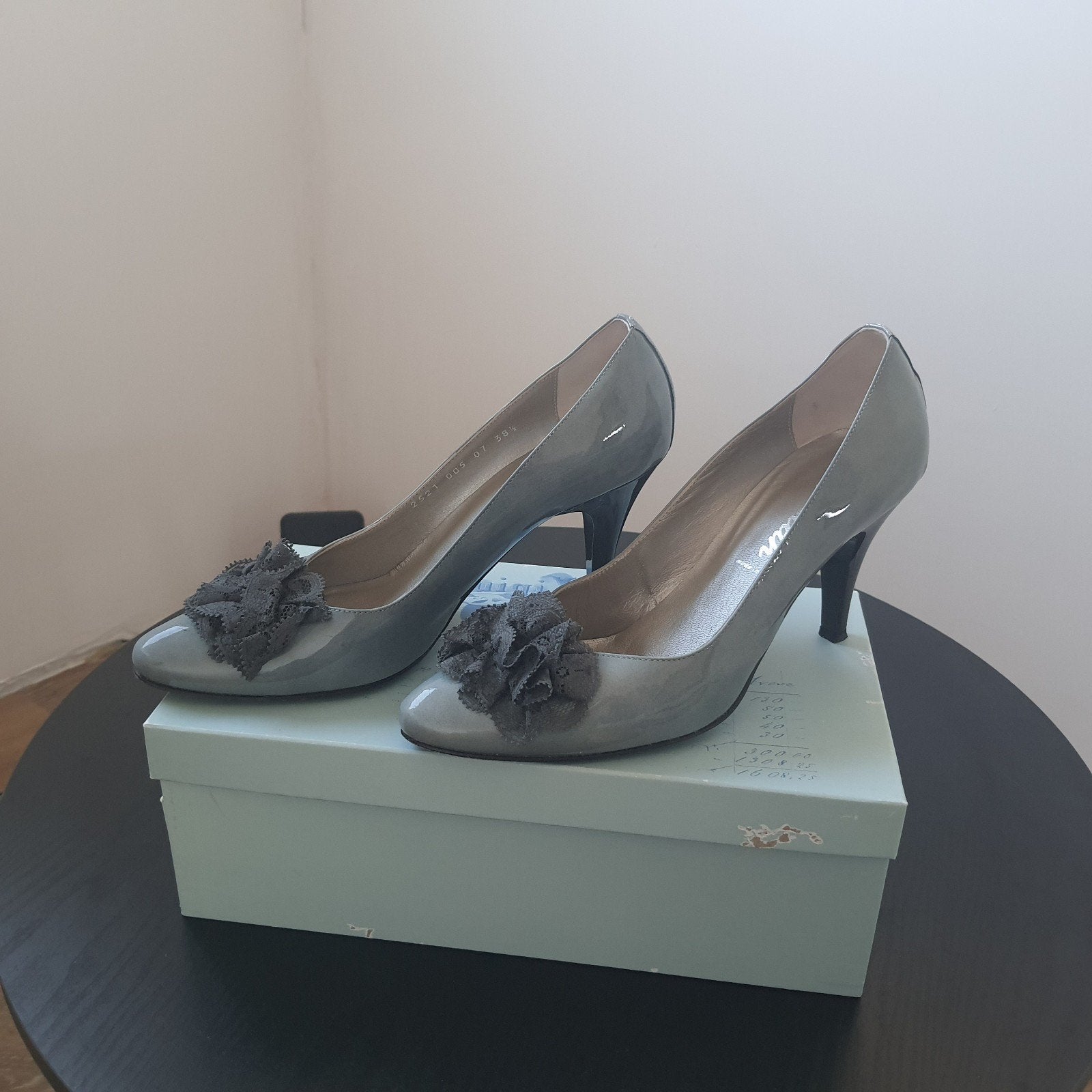 in nieuwstaat mooie pumps maat 38 van voltan, Ophalen, Pumps, Nieuw, Voltan