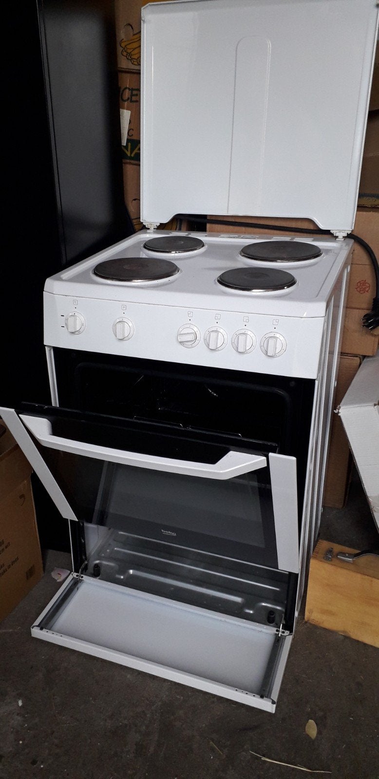 Beko elektrisch kooktoestel met oven en opbergvak, Ophalen, Gebruikt, Warmhoudplaat, 4 kookzones