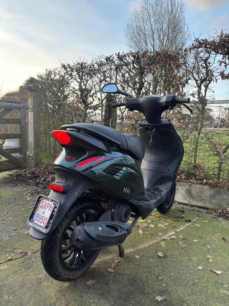 Piaggio Zip Scooter - Groen, Goed Onderhouden, Fietsen en Brommers, Scooters | Piaggio, Ophalen, Gebruikt, Maximaal 45 km/u, Zip