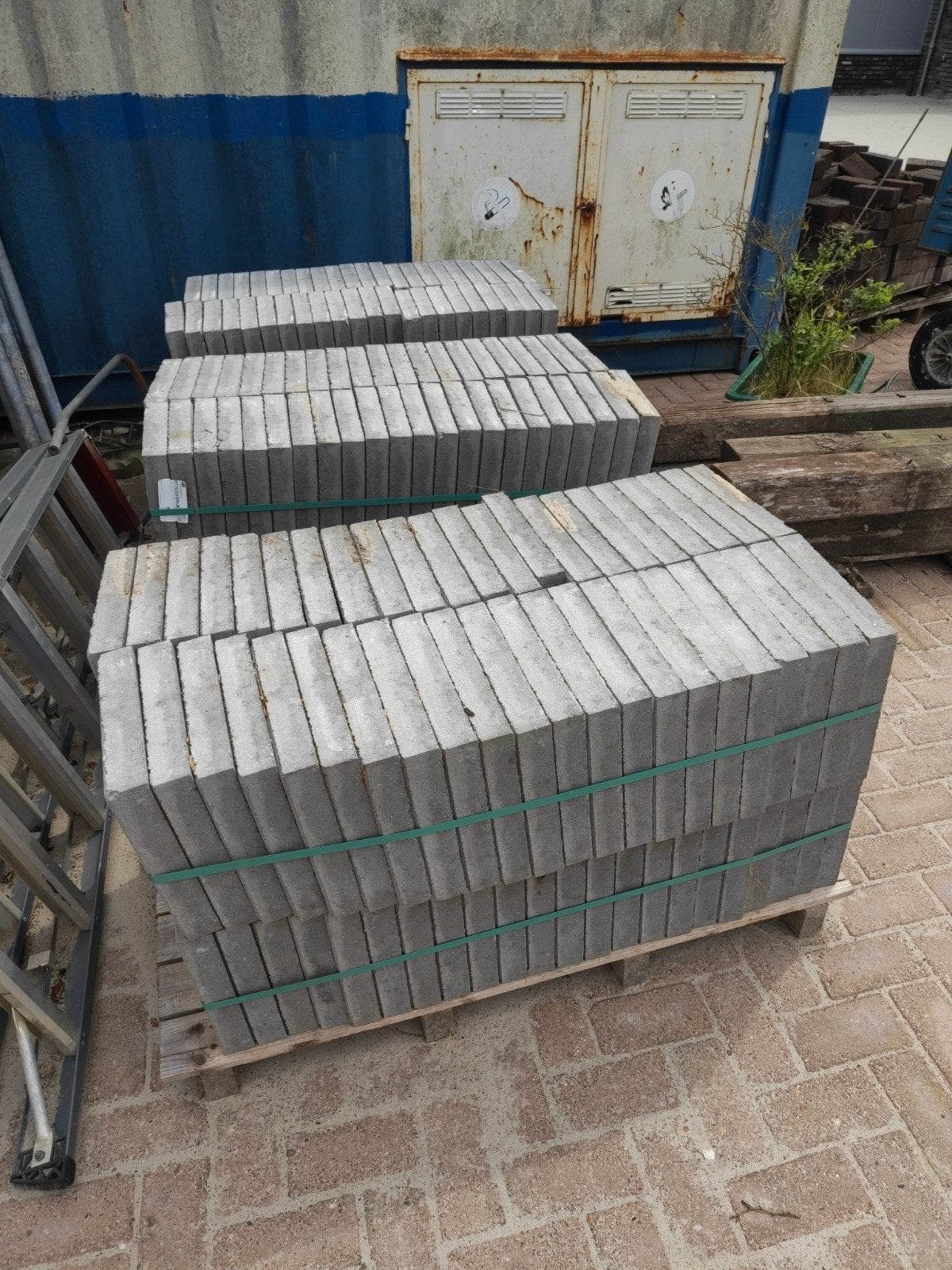 Betontegels grijs 24 M2 / 264 st, Ophalen, Nieuw, 10 m² of meer, Beton