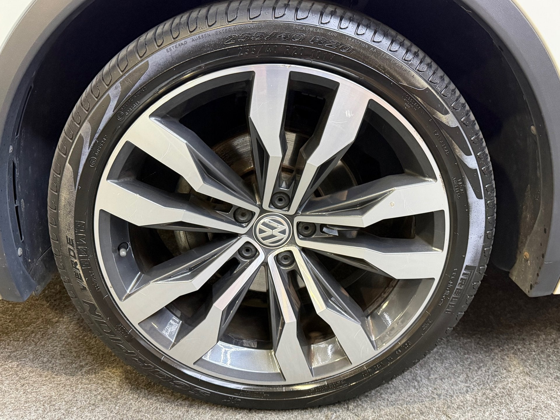 Volkswagen Tiguan 1.5 TSI ACT Highline Business R- Line Pano, Auto's, Stof, 4 cilinders, 150 pk, Wit