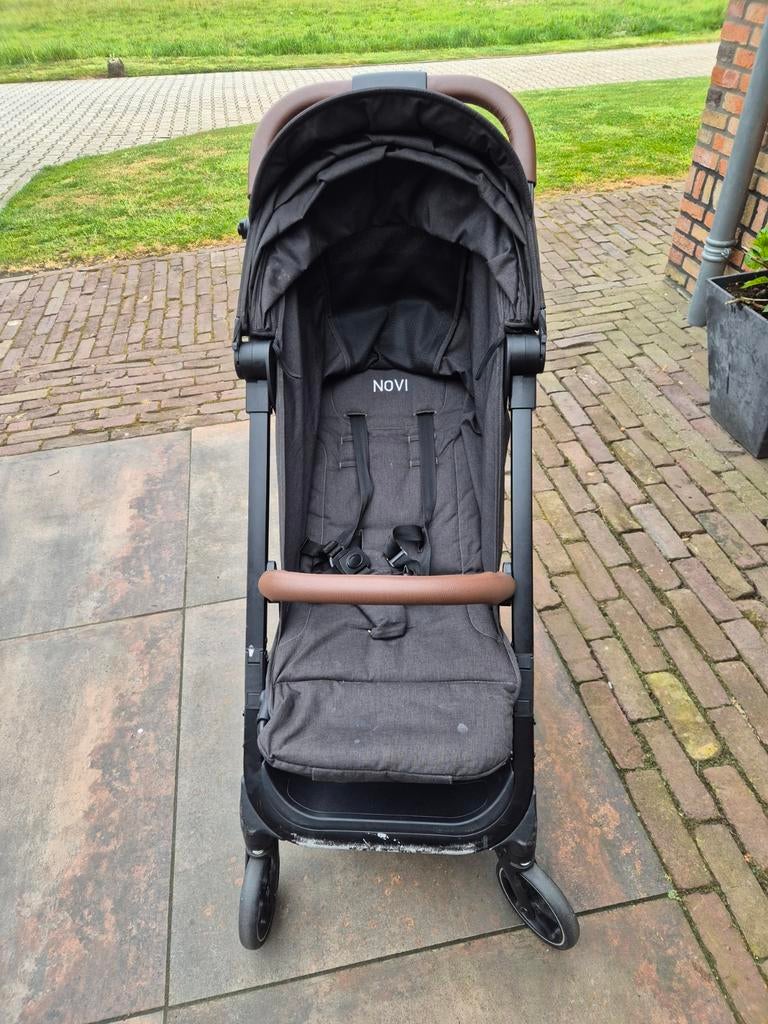 Goede inklapbare buggy met bekerhouder en reishoes, Ophalen of Verzenden