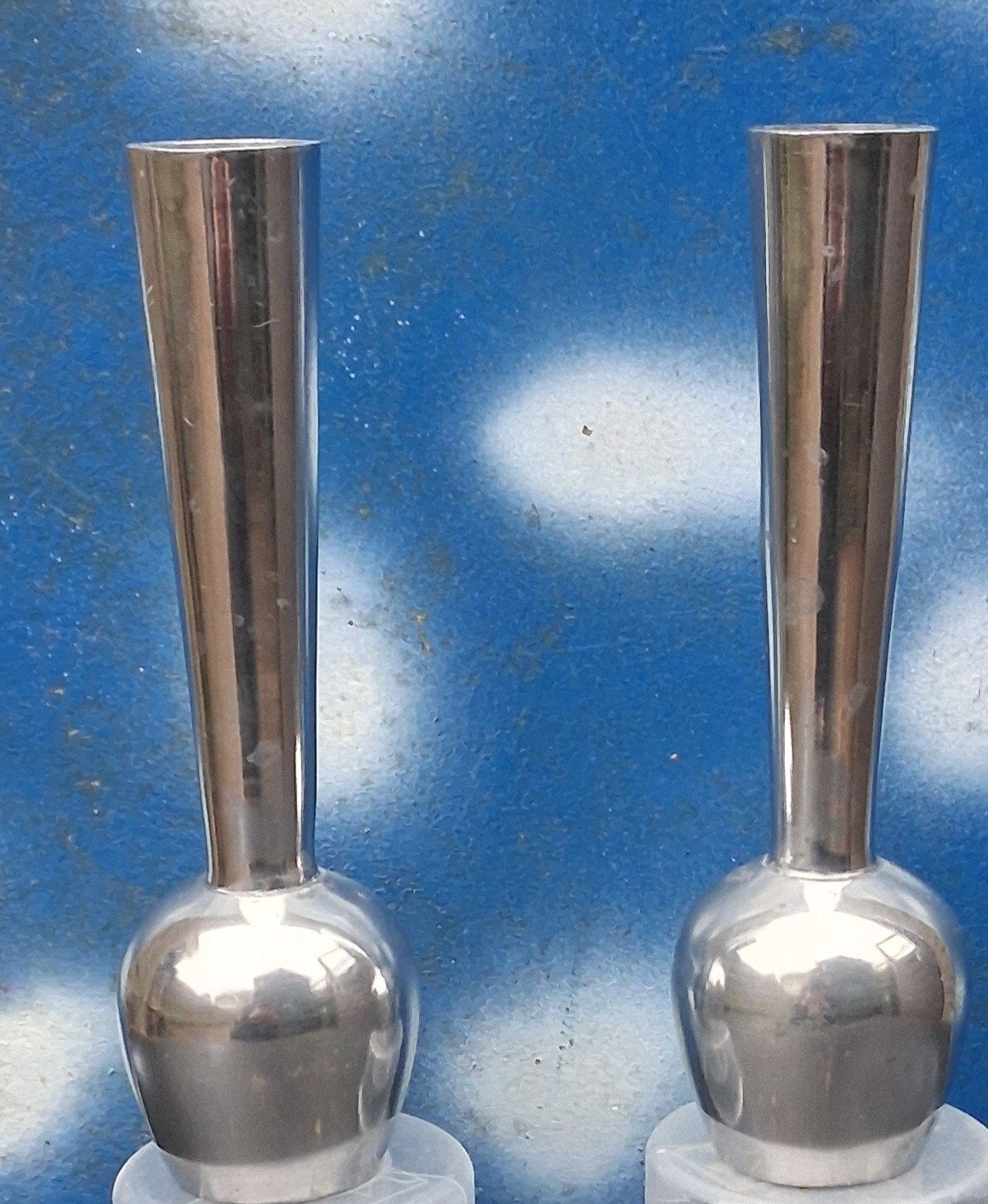 Vaas.  Solifleur vaas. Aluminium. 2 st. 17 cm., Huis en Inrichting, Woonaccessoires | Kandelaars en Kaarsen, Ophalen, Overige merken