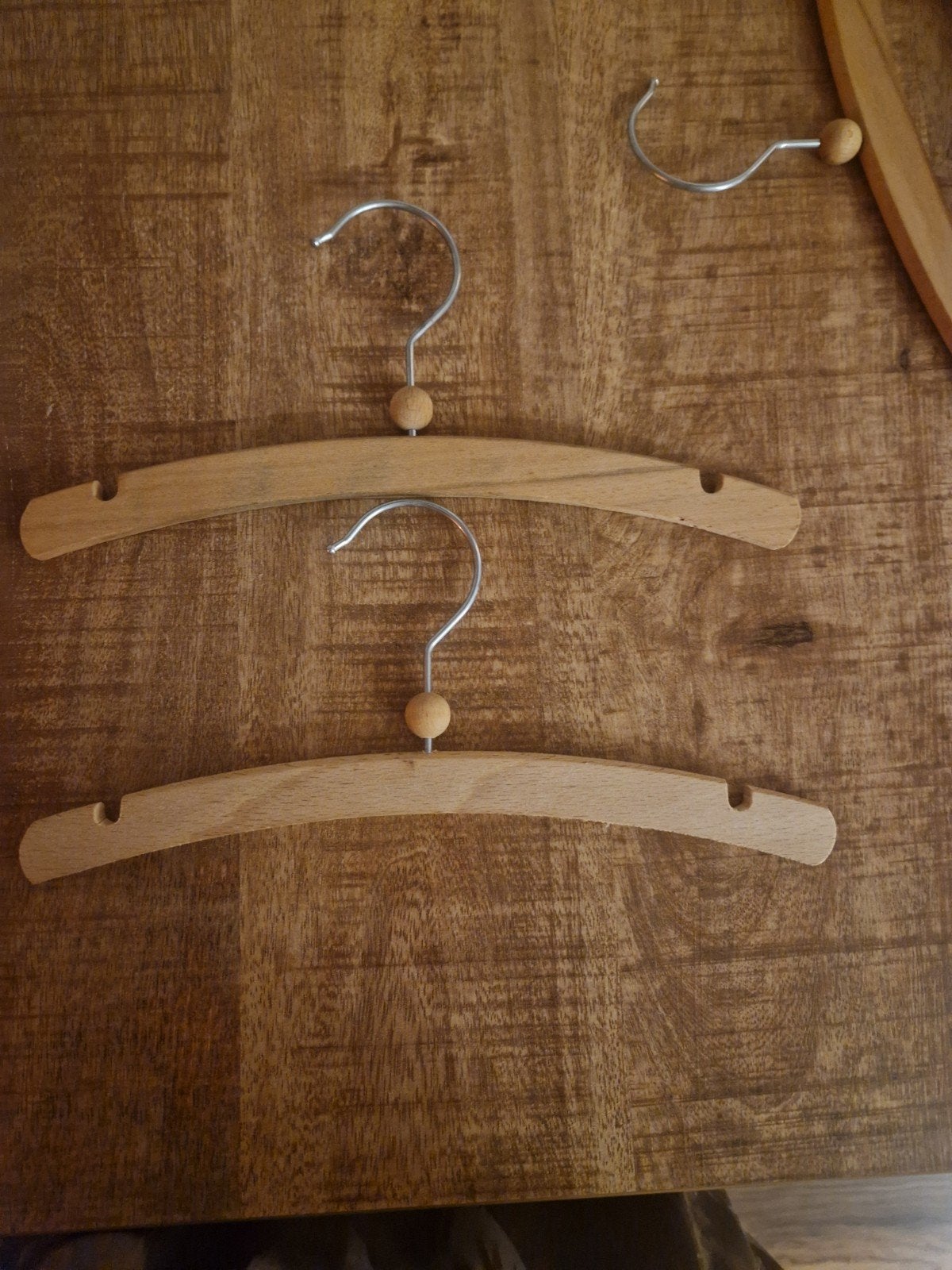 10 Houten kledinghangers voor baby- en kinderkleding, Ophalen of Verzenden, Zo goed als nieuw
