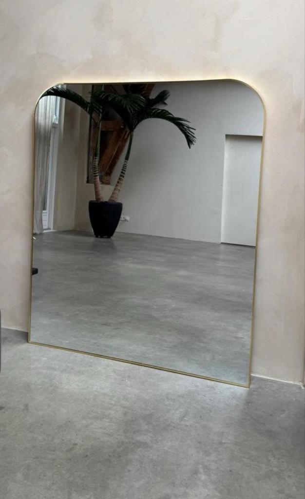 Grote Gouden Spiegel 165x139 cm Nieuw in doos, Huis en Inrichting, Woonaccessoires | Spiegels, Ophalen, Nieuw, 125 cm of meer