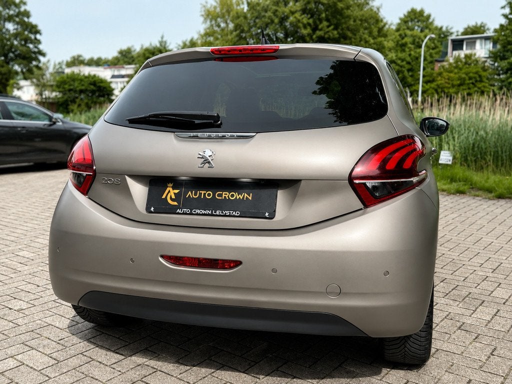 Peugeot 208 1.2 PureTech Première Automaat 31.450km! NAP, Gebruikt, Euro 6, 1199 cc, 49 €/maand