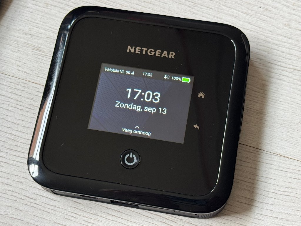 Nieuwe Netgear 5G Mobile WiFi 6 Router NightHawk M5 MR5100, Ophalen of Verzenden, Nieuw, Router met modem, Netgear Nighthawk