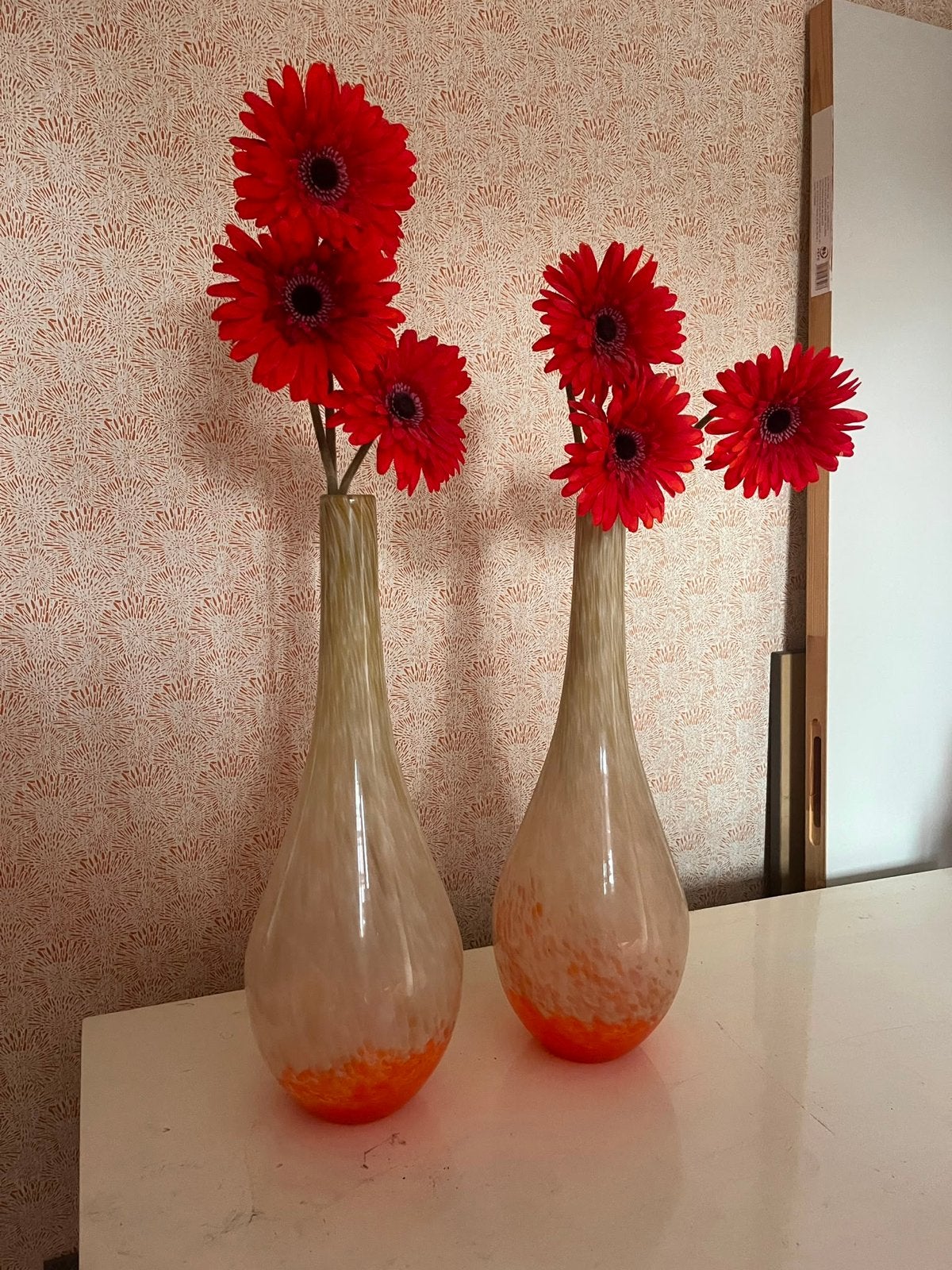 Set van 2 handgeblazen vazen, ivoor met oranje gloed, Antiek en Kunst, Antiek | Vazen, Ophalen