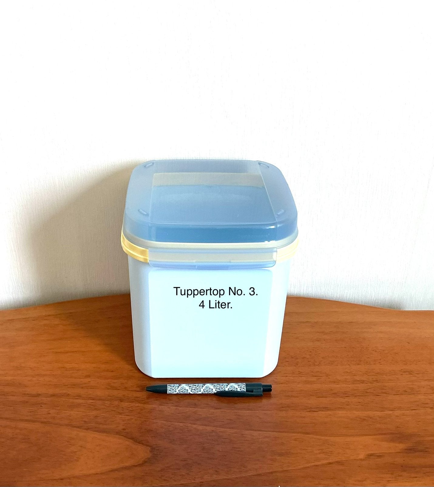 Tupperware Tuppertop Voorraadbus Inhoud: 4 liter. €9,00., Ophalen of Verzenden, Blauw