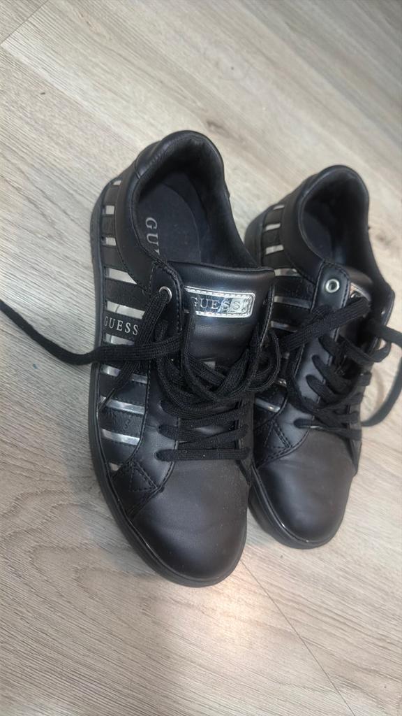 GUESS schoenen maat 40, Ophalen of Verzenden, Zo goed als nieuw, Zwart, Sneakers of Gympen