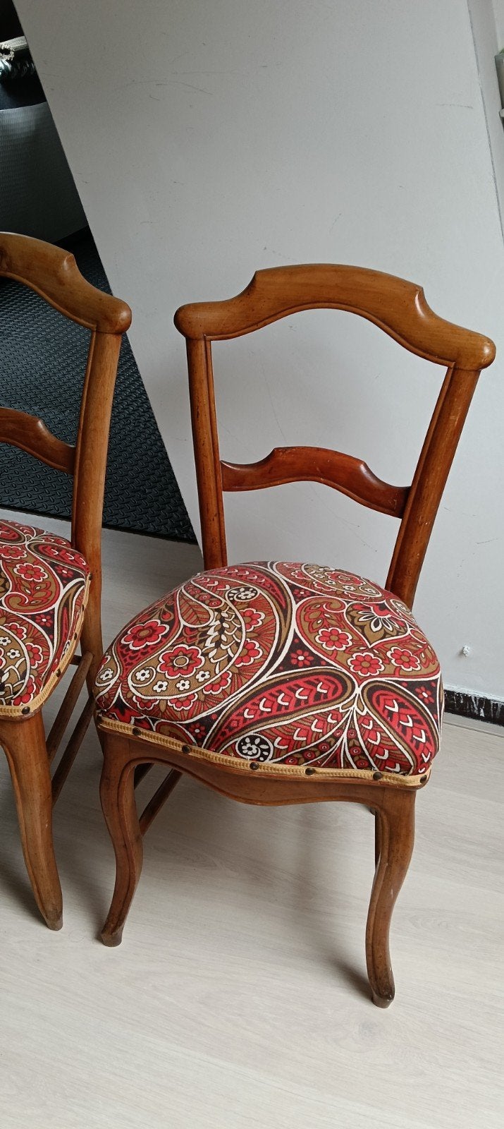 2 antieke Louis Philippe eetkamerstoelen

Twee mooie a, Ophalen