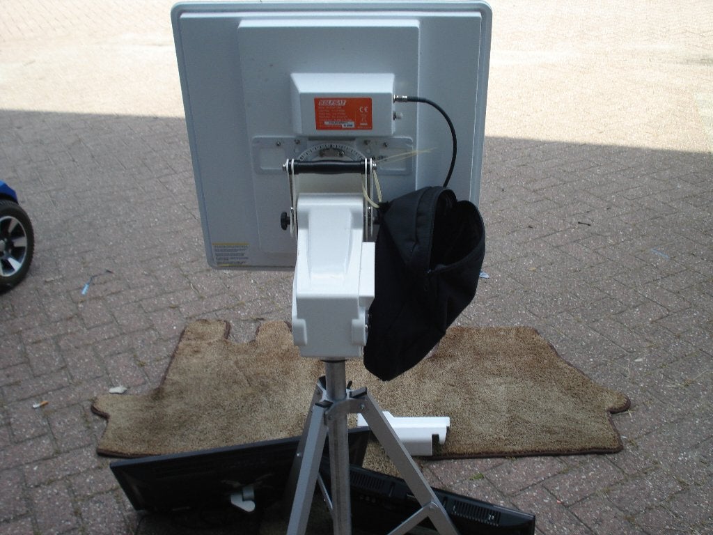 TV SCHOTELAUTOMAAT ---- TRAVEL -VISION -----, 10 km/u of minder, Gebruikt, 15 km of minder, Ophalen