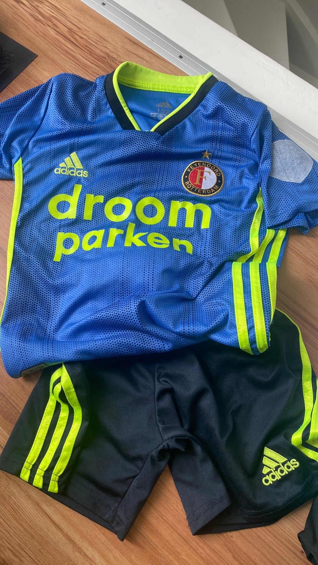 Voetbal pakje - voetbal setje  152, Ophalen of Verzenden, Gebruikt, Jongen of Meisje, Sport- of Zwemkleding