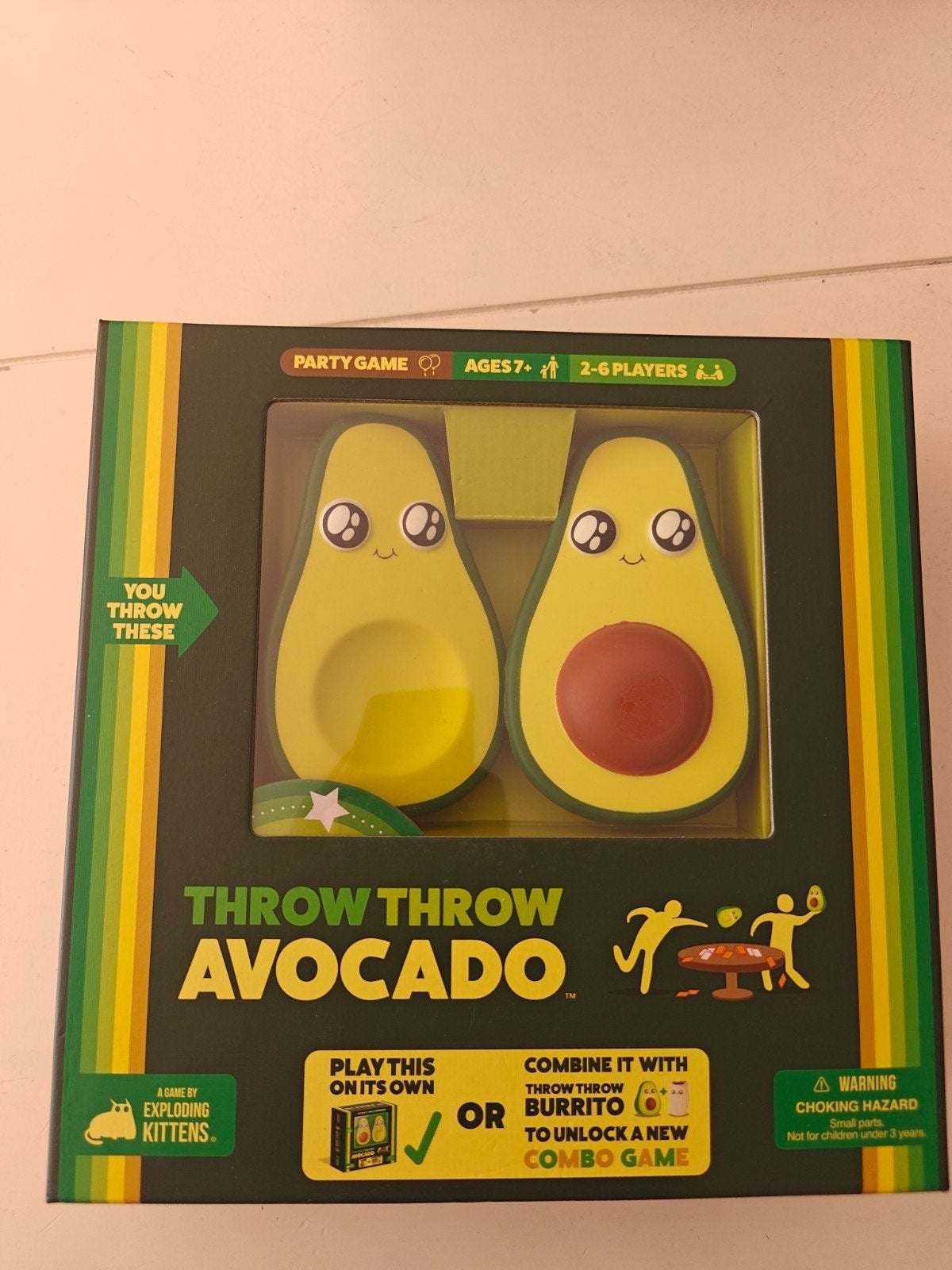 Throw Throw Avocado - Party Game van Exploding Kittens, Hobby en Vrije tijd, Gezelschapsspellen | Bordspellen, Vijf spelers of meer