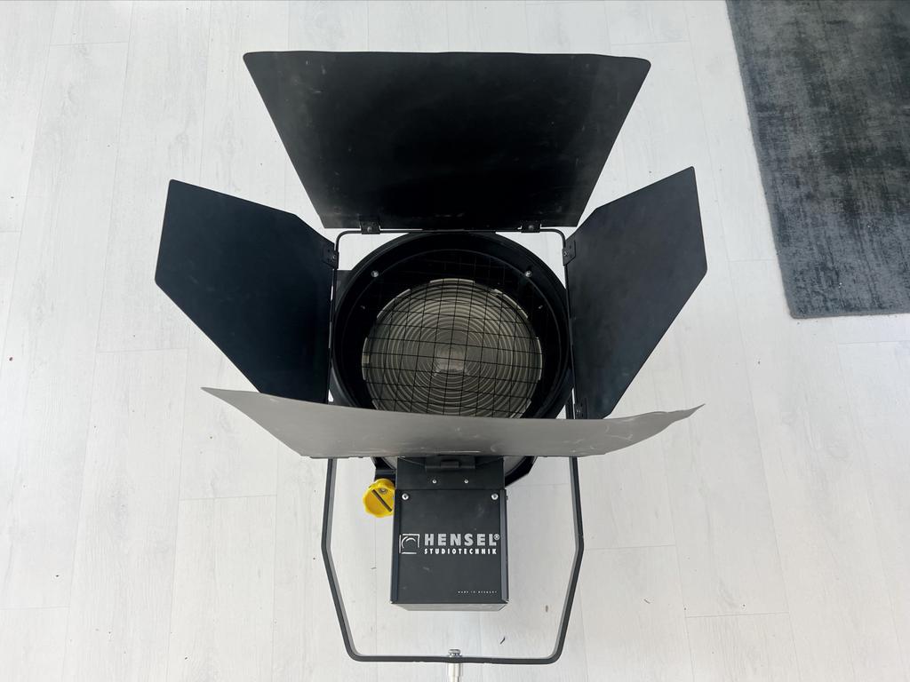 Hensel 1200w HMI Fresnel Film Lamp met Reserve Lamp, Ophalen, Gebruikt, Lamp of Flitsset
