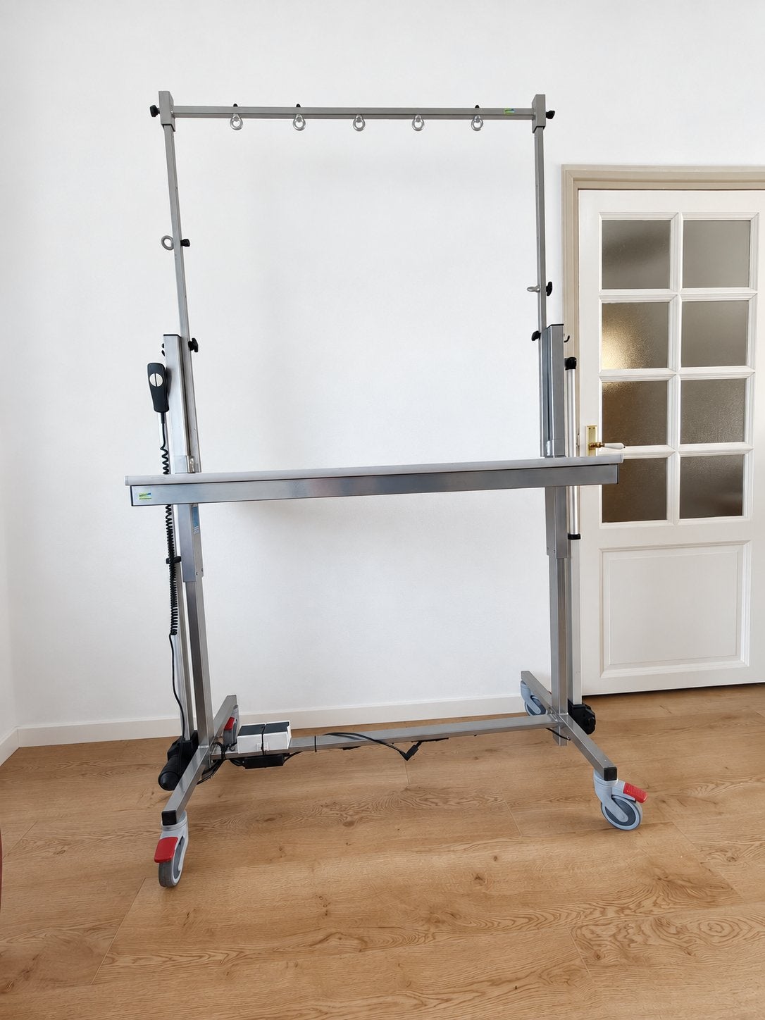 Kamphuis honden trimtafel, Ophalen, Zo goed als nieuw