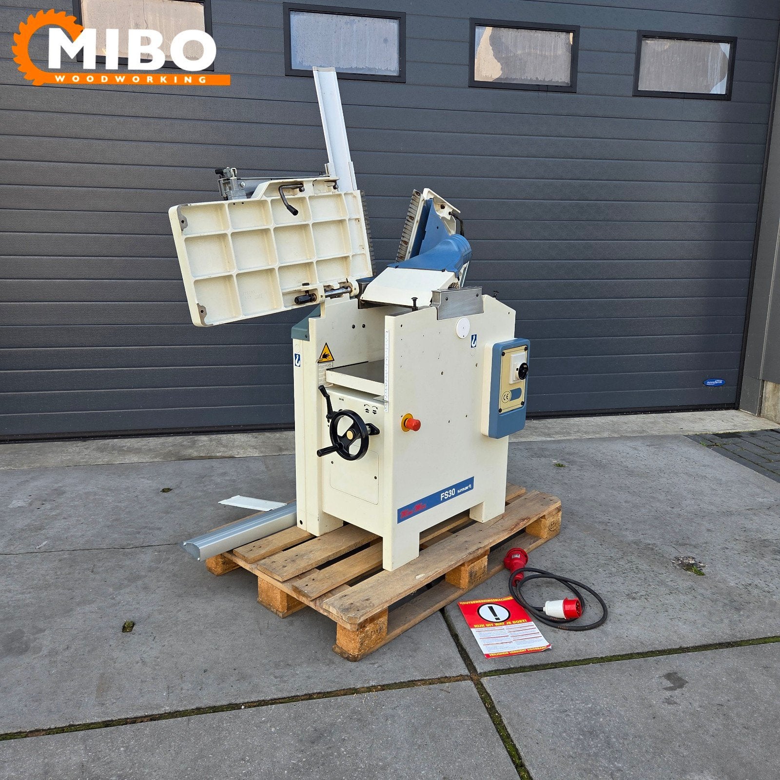 SCM Vlakenvandiktebank 300mm ** Tersa messen ** schaafbank, Doe-het-zelf en Verbouw, Ophalen of Verzenden, Zo goed als nieuw, Elektrisch