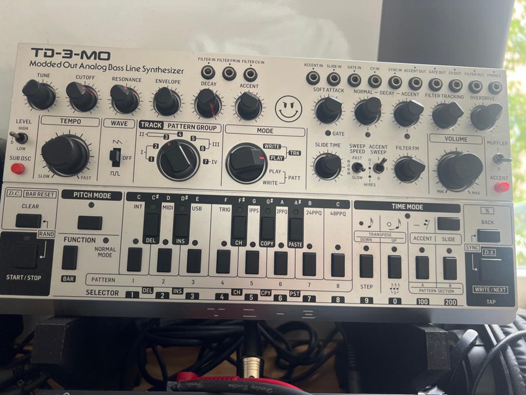 Behringer TD-3 MO - Modded Out Analog Bass Line Synthesizer, Overige merken, Zo goed als nieuw, Met midi-aansluiting, Overige aantallen