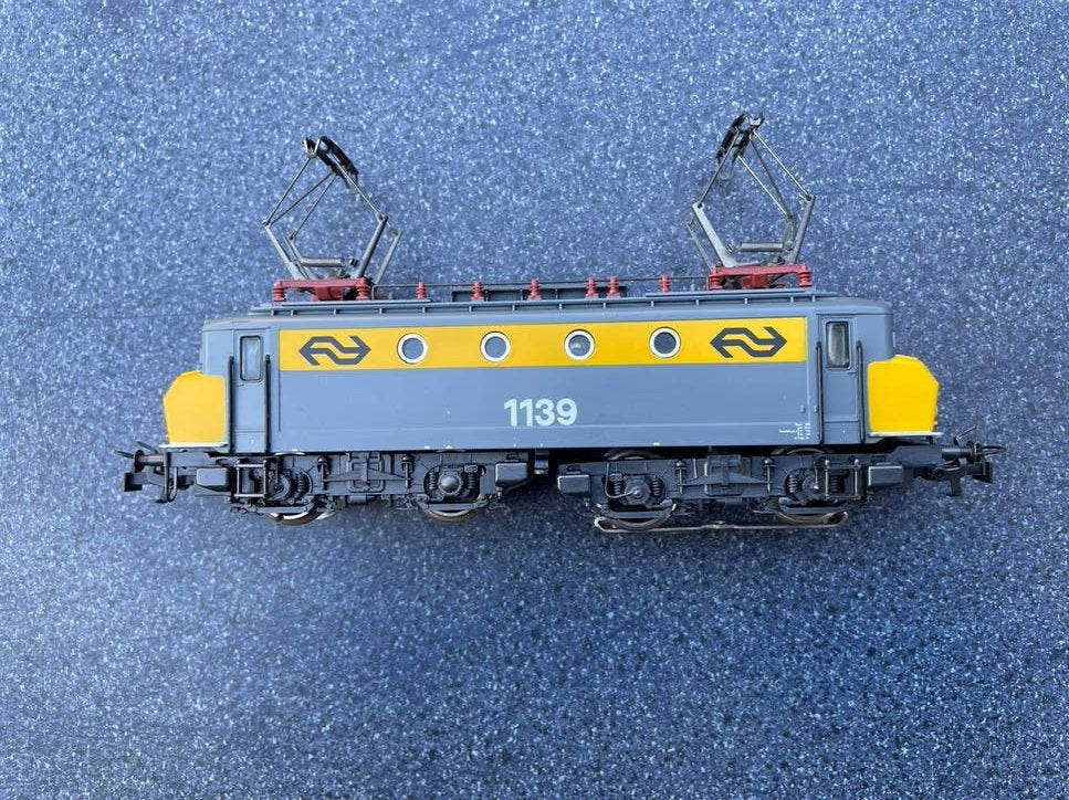 Te koop: Marklin lok 3324., Hobby en Vrije tijd, Modeltreinen | H0, Wisselstroom, Locomotief, Verzenden, Märklin