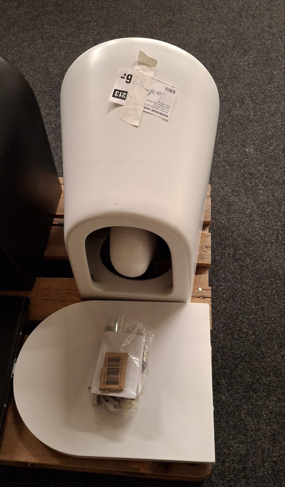 Hangtoilet mat wit Differenz randloos, Ophalen