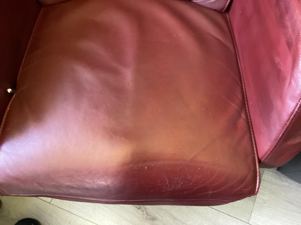 Comfortabele rode leren relaxfauteuil, Huis en Inrichting, Fauteuils, Gebruikt, Leer, 50 tot 75 cm, Minder dan 75 cm, Ophalen