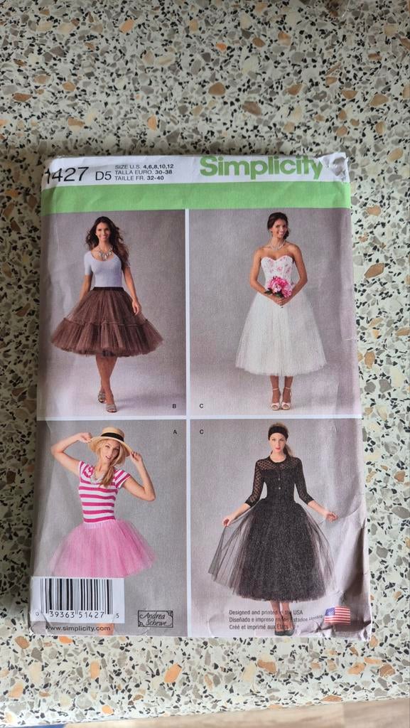 1427 D5 Simplicity Naaipatroon | Petticoat met variatie, Hobby en Vrije tijd, Kledingpatronen, Ophalen of Verzenden, Nieuw, Vrouw