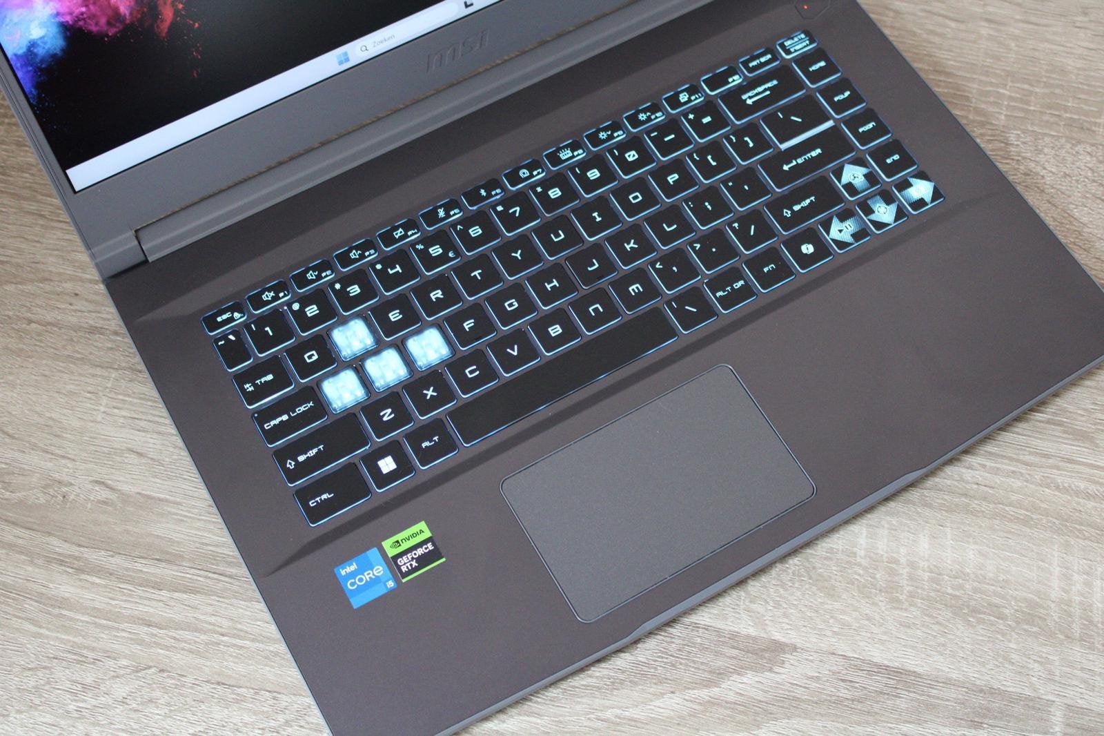 Foto 3 van Dikke Gaming Laptop MSI Thin 15 Intel i5-13420H / GTX 3050