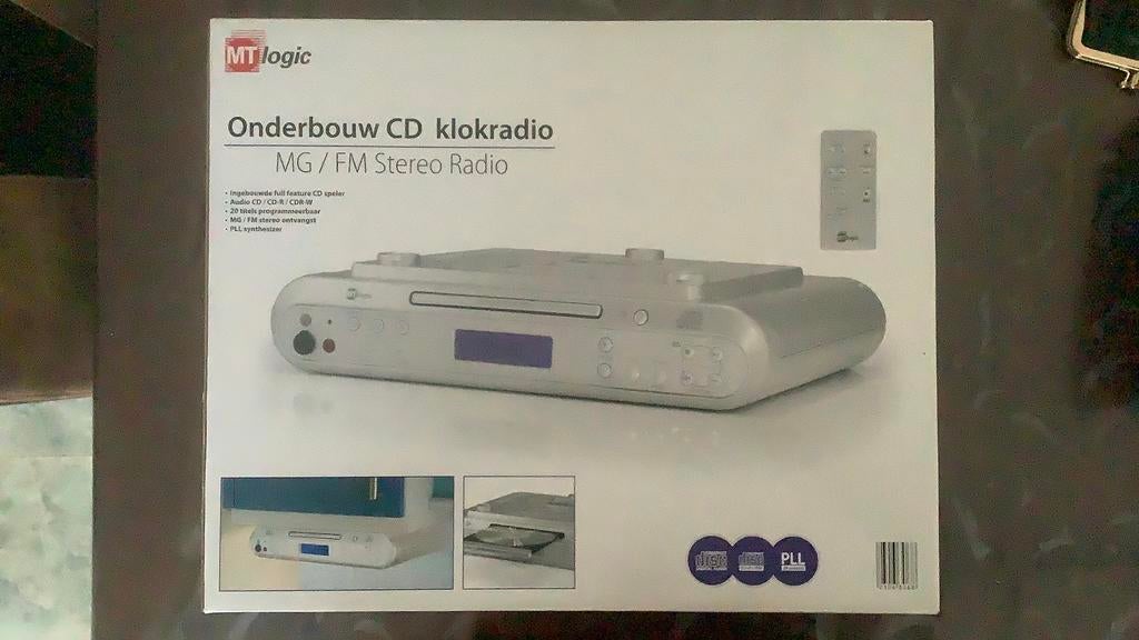 NIEUW Onderbouw CD Klok Radio met afstandsbediening., Ophalen, Nieuw, Met cd-speler