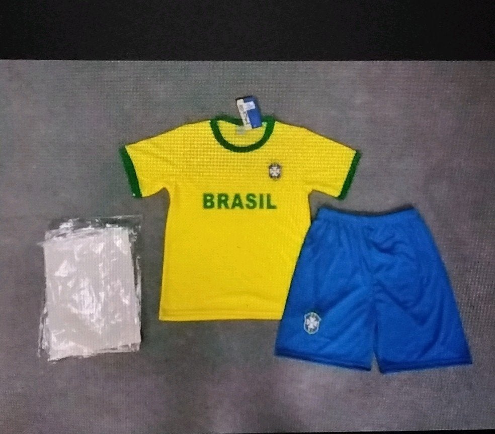 Nieuw Brazilië Voetbaltenue - Shirt & Broekje Neymar, Maat XS of kleiner, Ophalen of Verzenden, Nieuw, Set