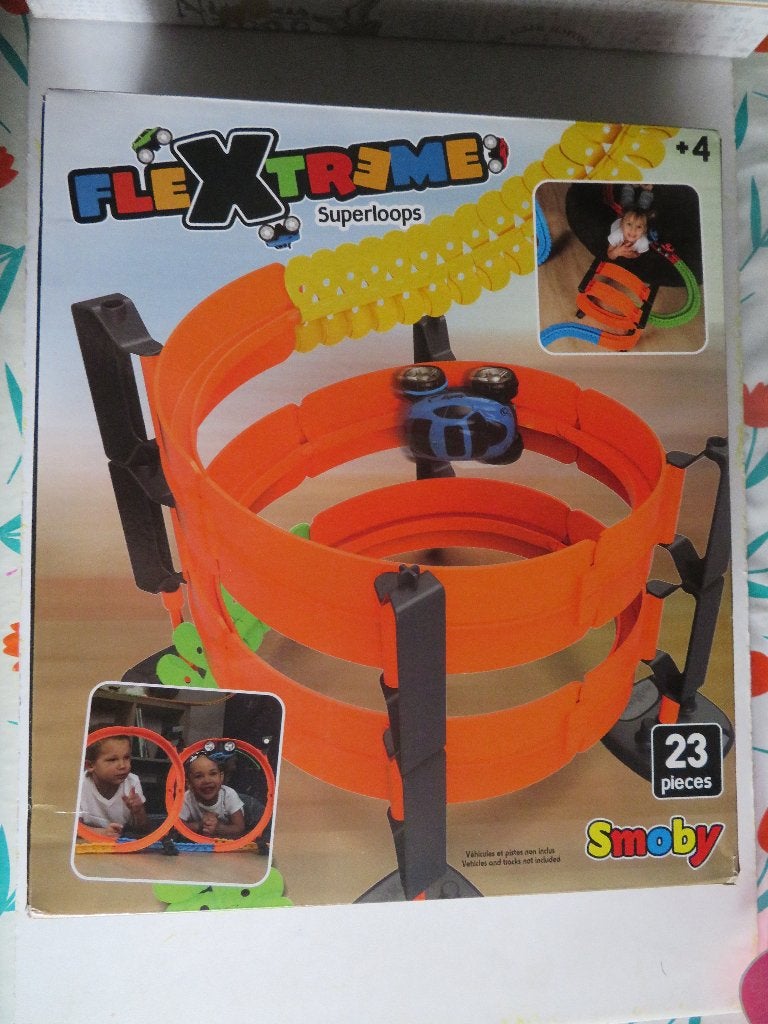 FLEXTREME --- SUPERLOOPS -- 23 PIECES, Kinderen en Baby's, Speelgoed | Racebanen, Ophalen of Verzenden, Nieuw, Overige aandrijving