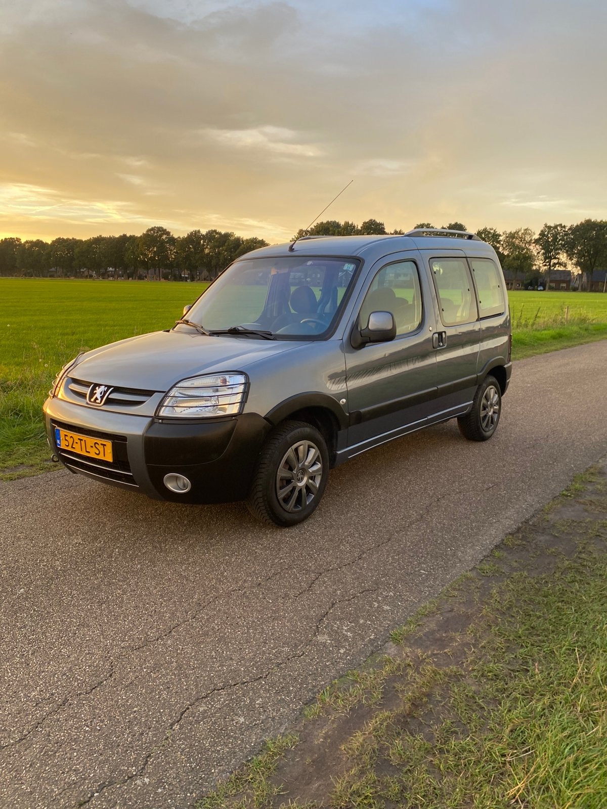 Peugeot Partner 1.6, Euro 5, Stof, Zwart, Origineel Nederlands