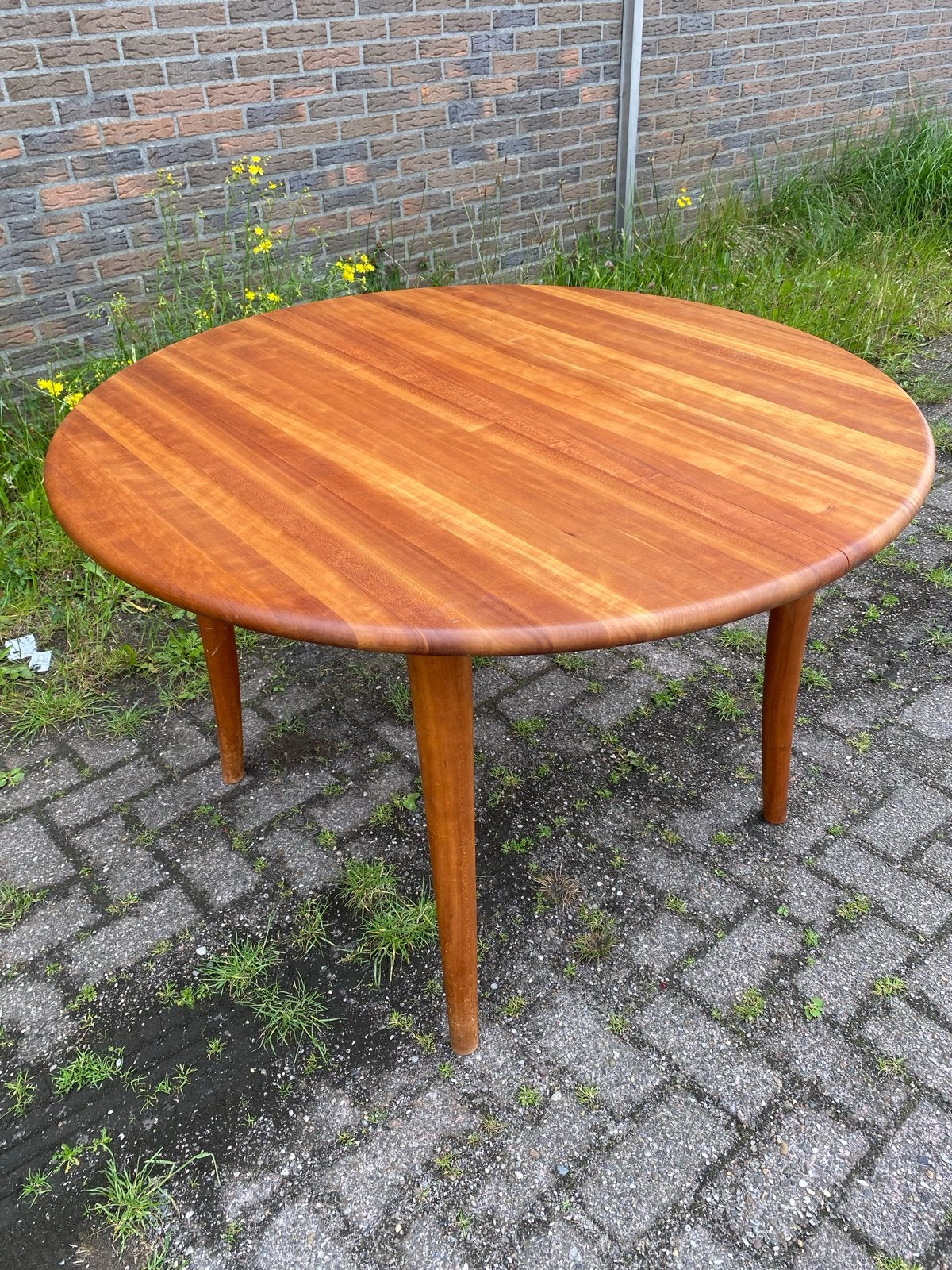 Vintage ronde uitschuif tafel Deens design Juul Kristensen, Ophalen, 100 tot 150 cm, Vintage Deens design mid century, Zo goed als nieuw