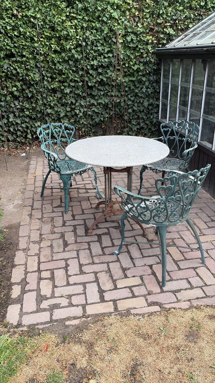 Antieke gietijzeren tuinset met ronde tafel en 3 stoelen, Ophalen, Gebruikt, Rond, Metaal