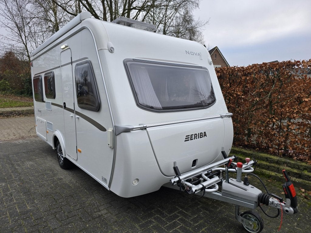 Eriba Nova Light 425 met dakluifel en 12V pakket, Bedrijf, Treinzit, Tot en met 3, 4 tot 5 meter
