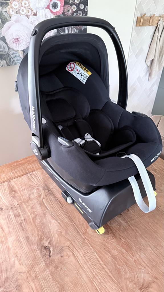 Maxi-Cosi CabrioFix i-Size Autostoel met Base - Zwart, Kinderen en Baby's, Autostoeltjes, Ophalen, Zijbescherming, Zo goed als nieuw