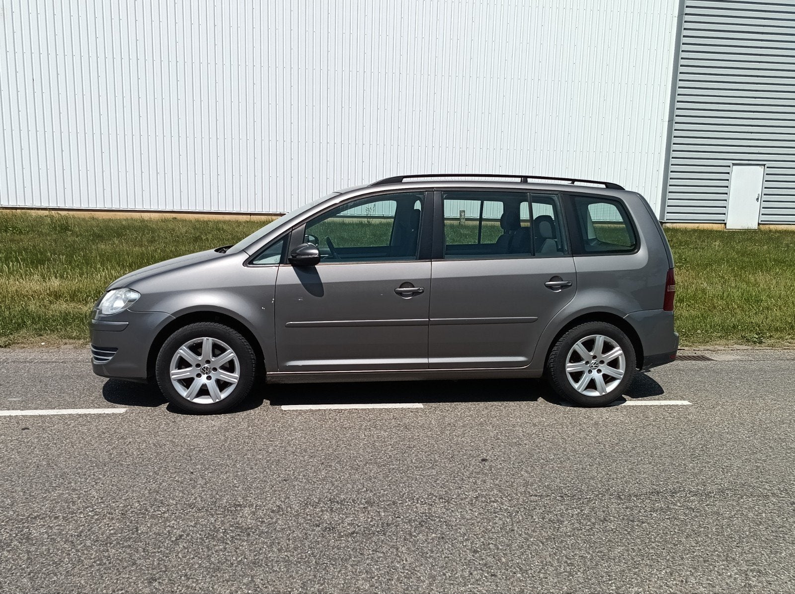 Volkswagen Touran 1.4 TSI 103KW 5P 2010 Grijs, 1450 kg, Euro 5, Zwart, 4 cilinders