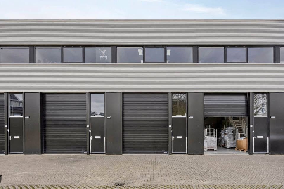 Bedrijfsruimte 135 m² met kantoor te huur in Zoetermeer, Ophalen of Verzenden