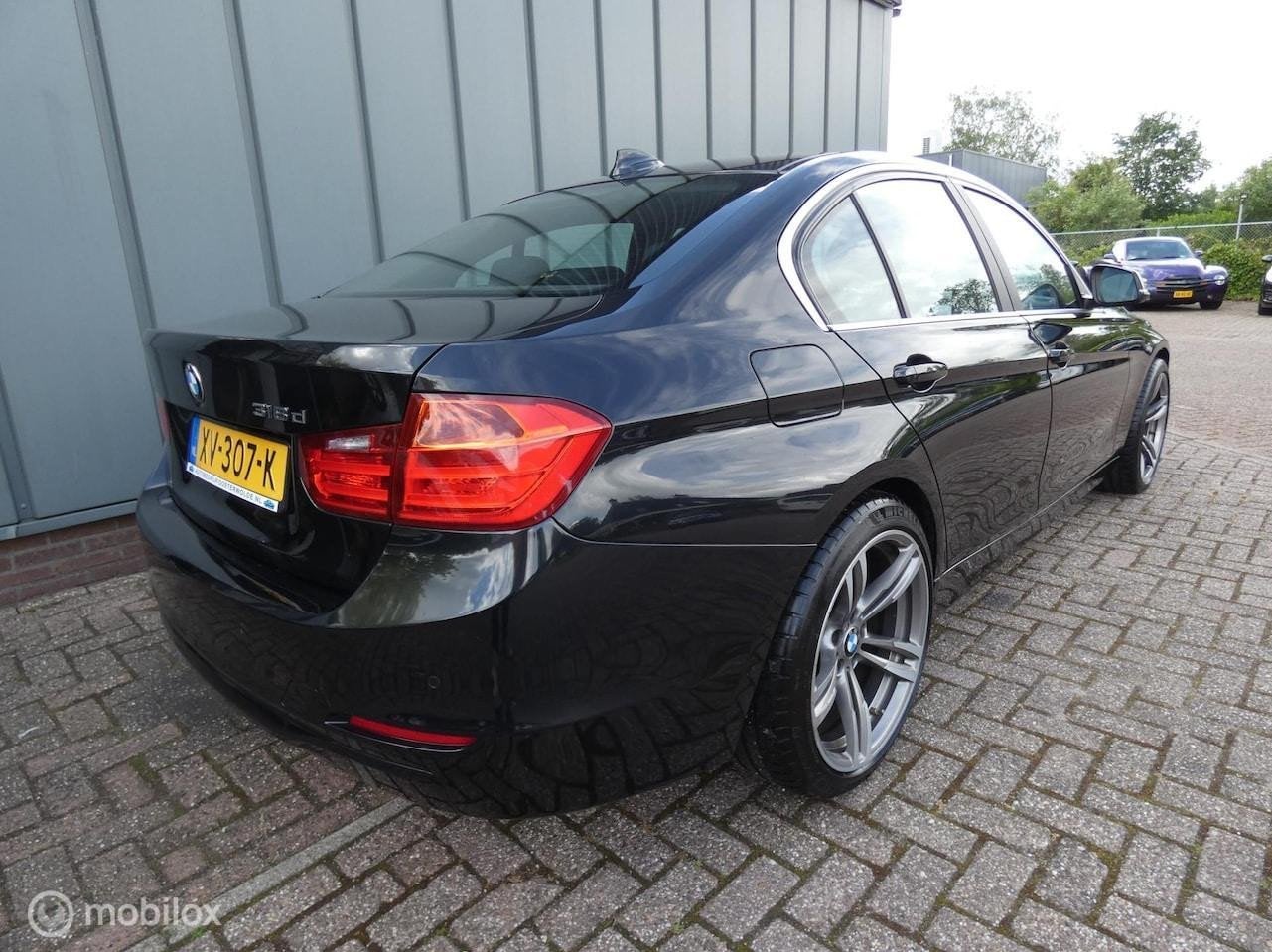 BMW 3-serie 318d High Executive Airco - Navi - Cruise - Stoe, Auto's, 1385 kg, Achterwielaandrijving, Euro 6, 4 stoelen