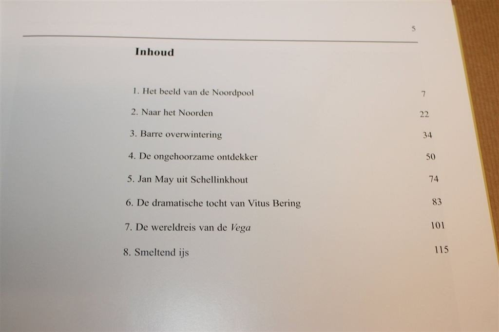 Vast in het IJs — Zoektocht Noordoostpassage, Spruit, Ophalen of Verzenden, Zo goed als nieuw, Europa