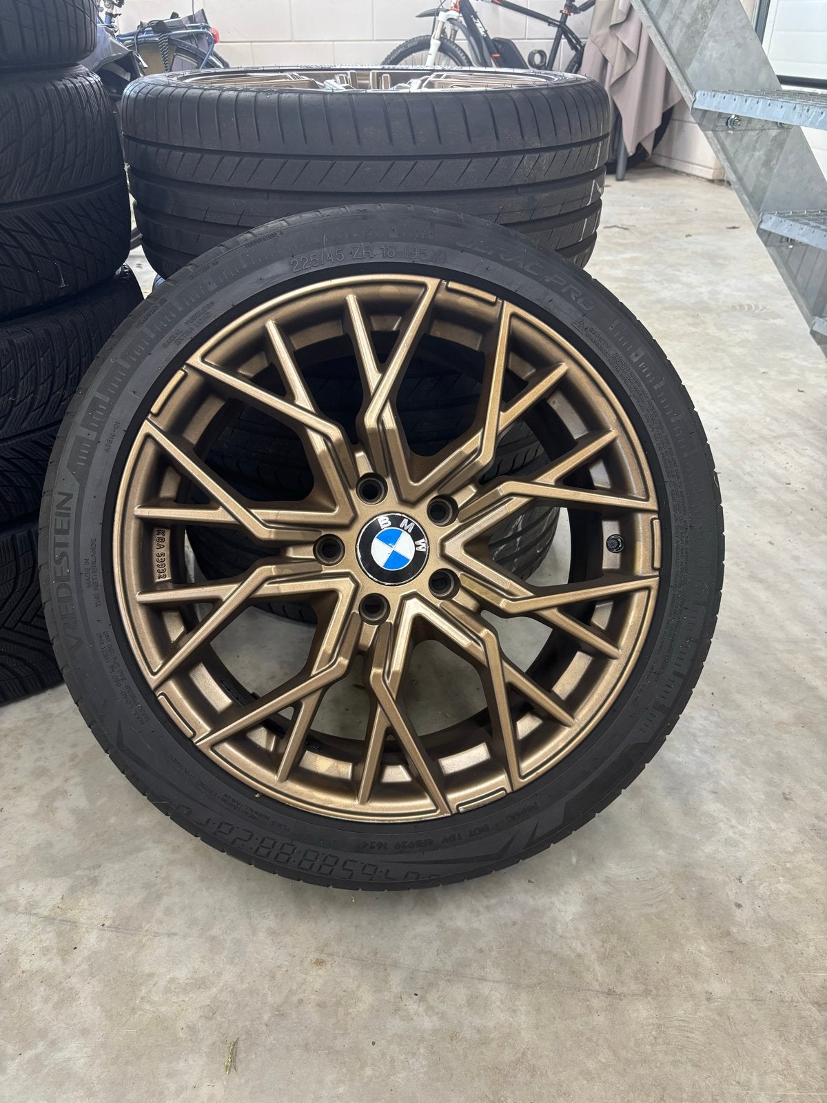 BMW 18 inch bronze velgenset + Vredestein Ultrac Pro, Ophalen, 18 inch, Banden en Velgen, Nieuw