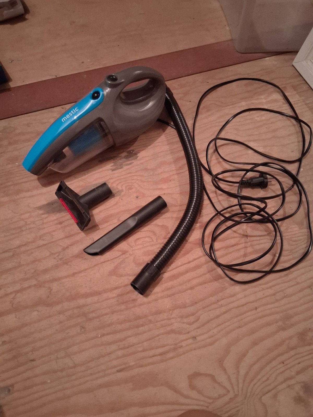 Compacte stofzuiger voor camping of auto - Mestic, Ophalen, Gebruikt, Kruimeldief, Reservoir