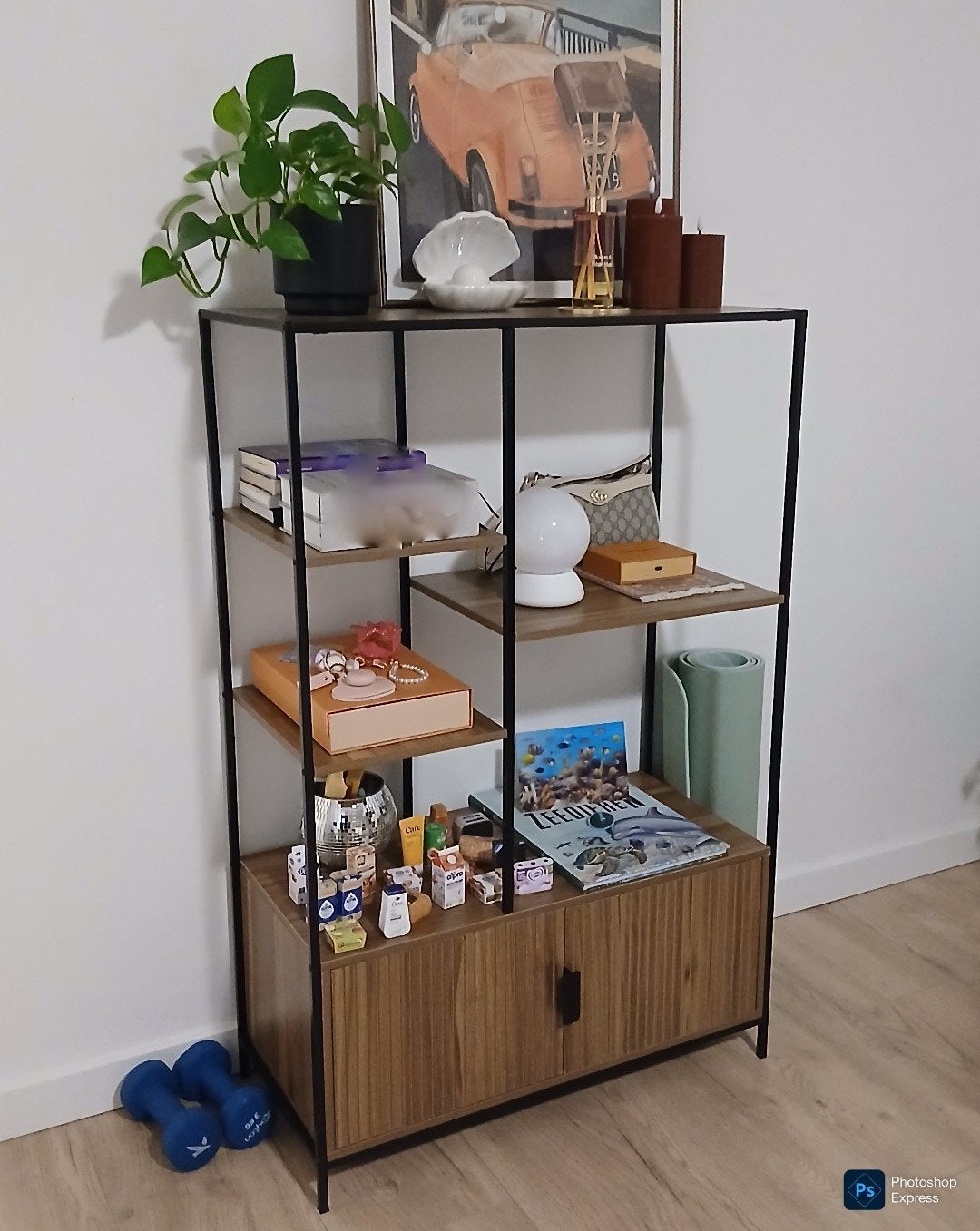 prachtige wandkast met deuren