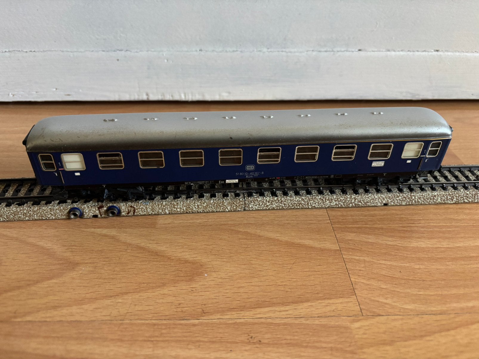 MARKLIN DUITSE PASSAGIERSWAGON 24cm met VERLICHTING (foto’s), Hobby en Vrije tijd, Modeltreinen | H0, Wisselstroom, Gebruikt, Wagon