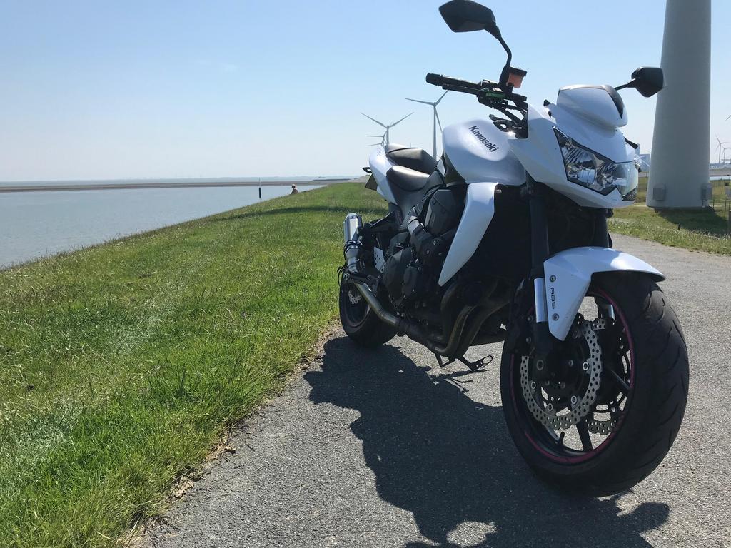 Kawasaki Z750 wit 2011, 4 cilinders, Gebruikt, Particulier, Handgeschakeld