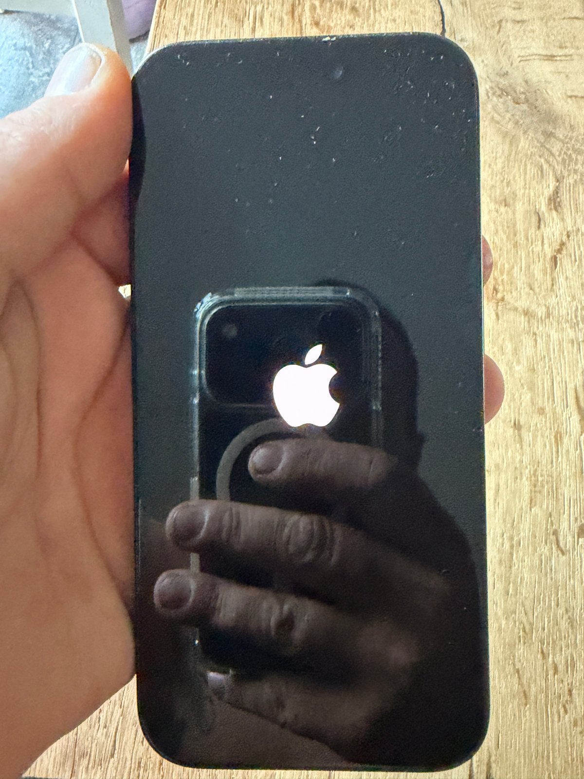 Foto 4 van Apple iPhone 15 Pro - Zo goed als nieuw