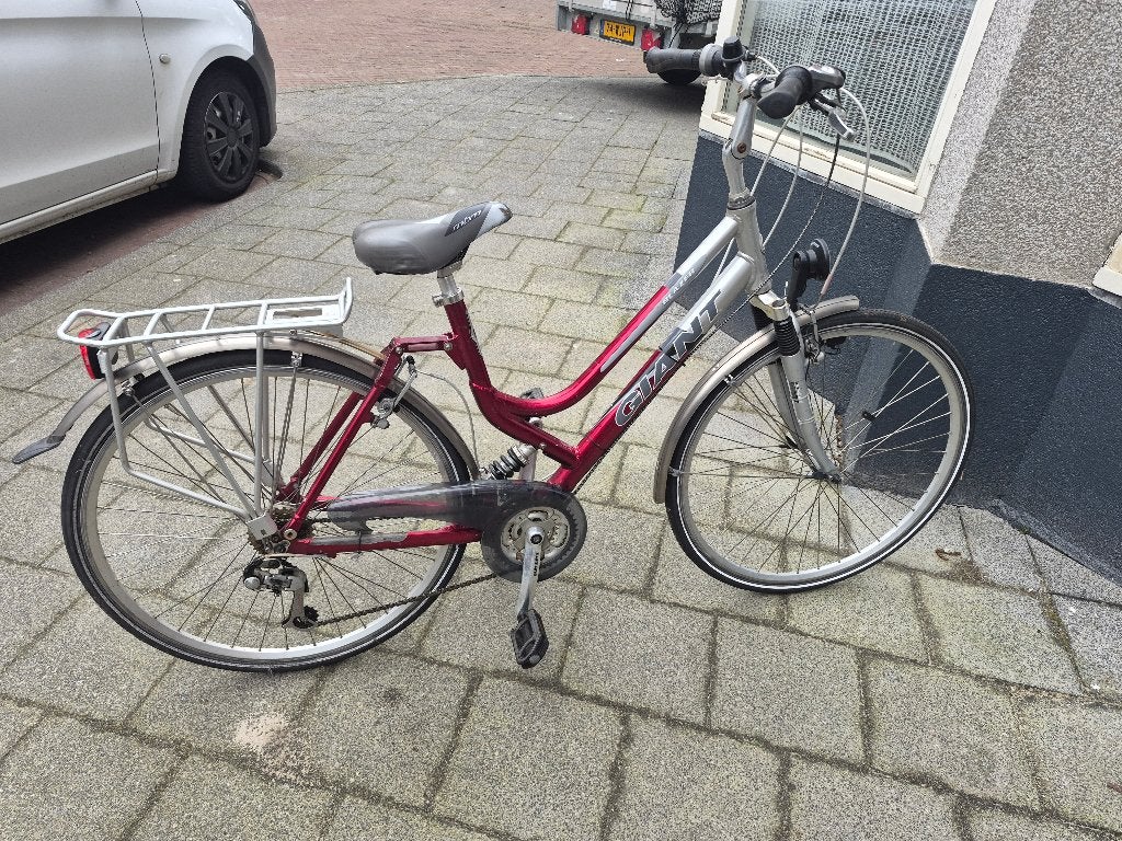Giant Blazer Damesfiets, rood, 21 versnelling, 50 cm; 28 inc, Fietsen en Brommers, Gebruikt, Velgrem, Versnellingen, 50 tot 53 cm