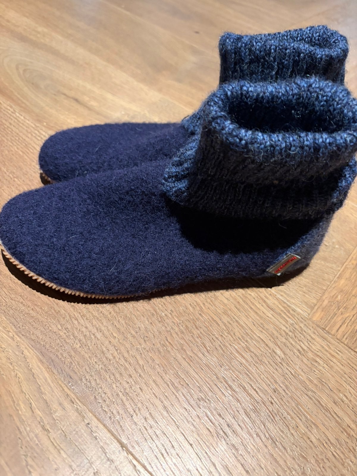 Giesswein pantoffel mt 35, Ophalen of Verzenden, Zo goed als nieuw, Jongen of Meisje, Overige typen